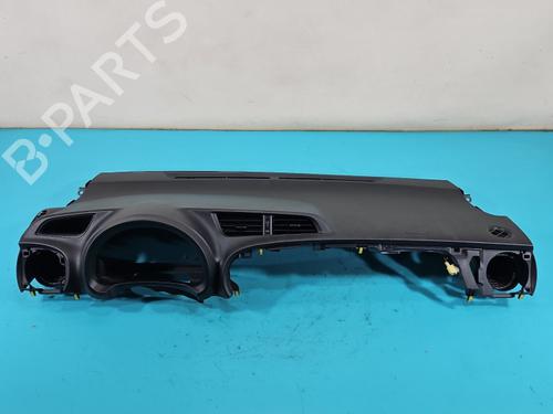 Salpicadero Salpicadero TOYOTA YARIS (_P13_) 1.3 (NSP130_, NSP130) (99 hp) 38135597 38135597