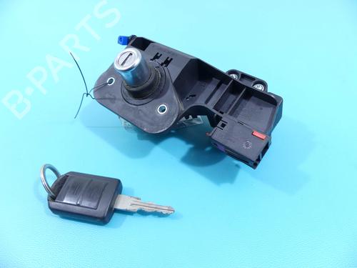 tailgate-handle-opel-meriva-a-mpv-x03-2003-2004-2005-2006-2007-2008-2009-2010-37807689 main image