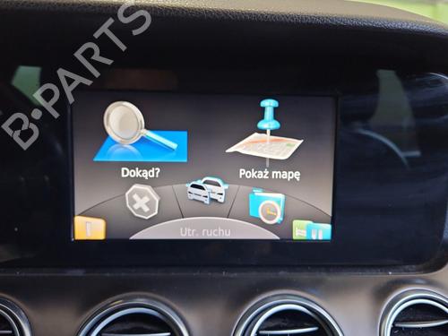 display-monitor-mercedes-benz-e-class-w213-2016-37819221 main image