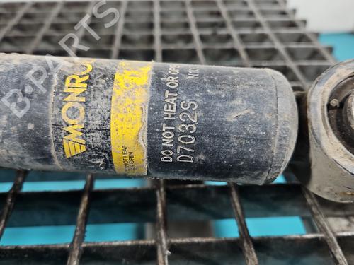Left front shock absorber ISUZU D-MAX II (TFR, TFS) 2.5 CRDi 4x4 (TFS86J) | BP37823332M16 - Image 2