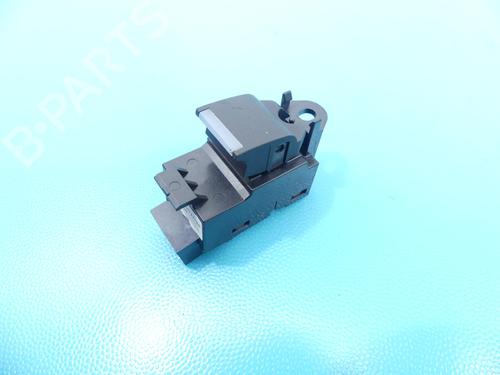 switch-land-rover-discovery-sport-l550-2014-37878532 main image