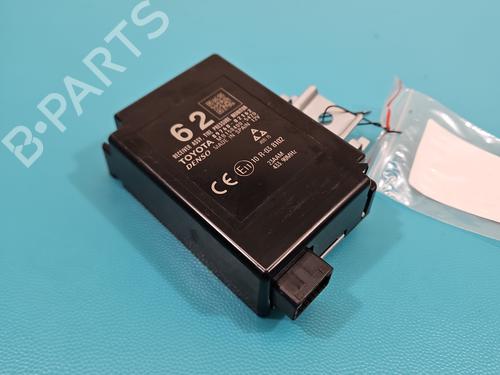 other-toyota-auris-_e18_-2012-2013-2014-2015-2016-2017-2018-2019-37815390 main image