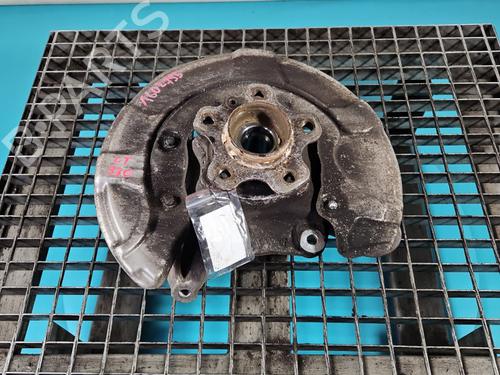 Used Left rear steering knuckle Left rear steering knuckle BMW 5 (G30, F90) 520 i (184 hp) 40183648 40183648