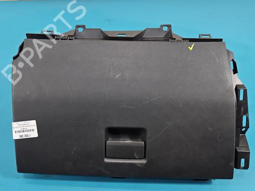 cupobject-holder-land-rover-discovery-sport-l550-2014-37829666 main image