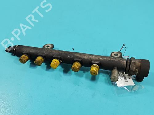 Used Injection rail Injection rail VAUXHALL ZAFIRA Mk II (B) (A05) [2005-2014] 37836593 37836593