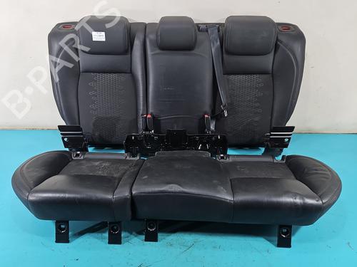 rear-seat-land-rover-discovery-sport-l550-2014-37829346 main image