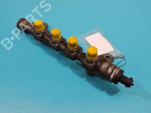 Used Injection rail Injection rail 38125334 38125334