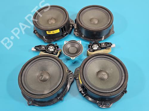 speaker-jaguar-f-pace-x761-2015-37843308 main image