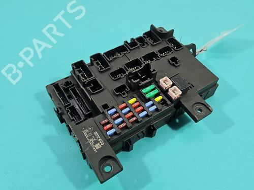 Used Fuse box Fuse box 38135001 38135001