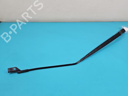 Used Front windshield wiper arm Front windshield wiper arm 38136645 38136645