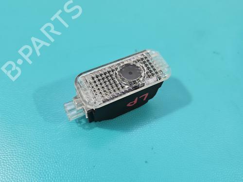 luce-targa-skoda-karoq-nu7-nd7-2017-38130613 main image