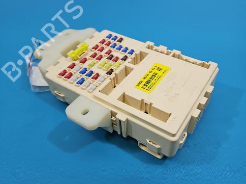 fuse-box-hyundai-ix35-lm-el-elh-2009-2010-2011-2012-2013-2014-2015-2016-37854208 main image