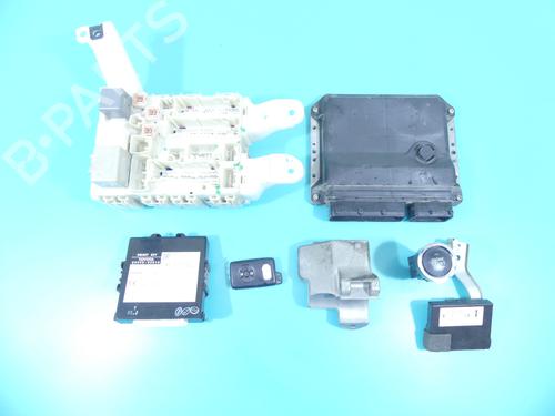 engine-control-unit-ecu-toyota-auris-_e15_-2006-2007-2008-2009-2010-2011-2012-2013-37809205 main image