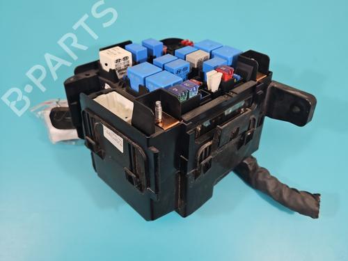 Used Fuse box Fuse box 38125758 38125758