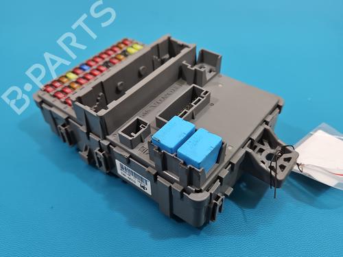 Used Fuse box Fuse box 37856800 37856800
