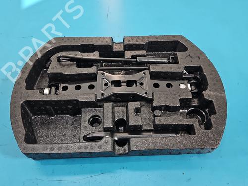 jack-kit-skoda-superb-iv-estate-nz5-2023-37834864 main image