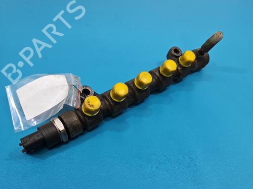 Used Injection rail Injection rail RENAULT MASTER II Van (FD) 2.5 dCi 120 (FD0M, FD0U, FD0W, FD2M, FD2W, FD3M, FD3U,... (115 hp) 40038277 40038277