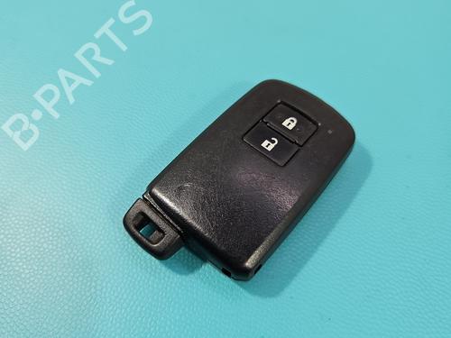 other-toyota-auris-_e18_-2012-2013-2014-2015-2016-2017-2018-2019-37830095 main image