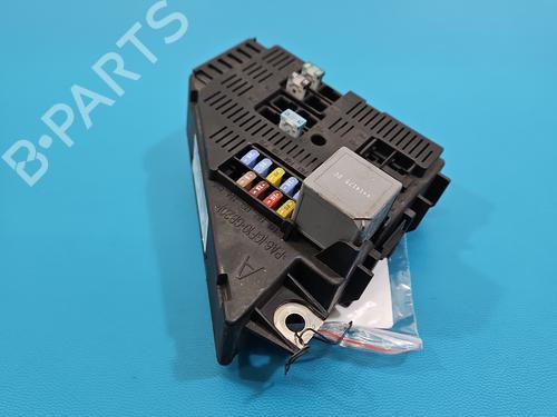 Used Fuse box Fuse box 37831775 37831775