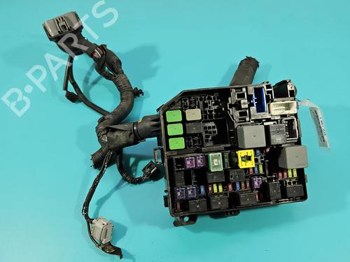 Used Fuse box Fuse box 37858728 37858728
