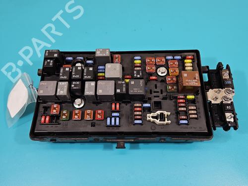 Used Fuse box Fuse box 38123480 38123480
