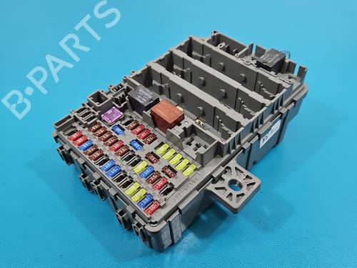 Used Fuse box Fuse box 37850873 37850873