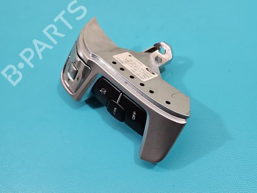 Commandes au volant Commandes au volant 38136325 38136325