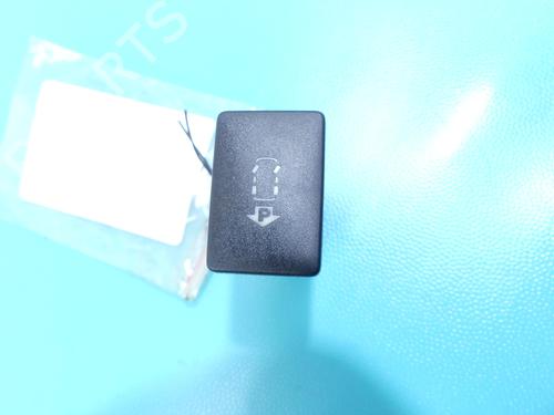 Switch TOYOTA AURIS (_E18_) 1.6 (ZRE181_, ZRE185_, ZRE185R, ZRE181R) | BP37802916I30 - Image 2