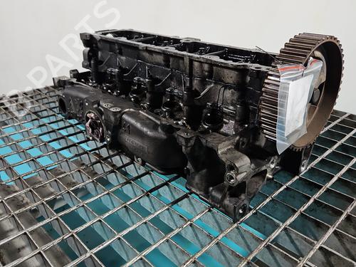 Used Cylinder head Cylinder head 37811104 37811104