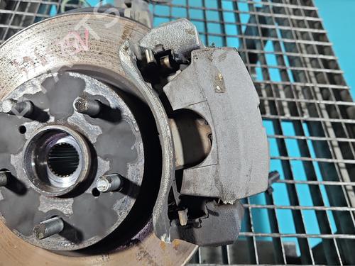 Right front brake caliper LEXUS CT (ZWA10_) 200h (ZWA10_, ZWA10R) | BP38147710M104 - Image 2