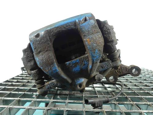 right-front-brake-caliper-toyota-auris-_e15_-2006-2007-2008-2009-2010-2011-2012-2013-37809151 main image