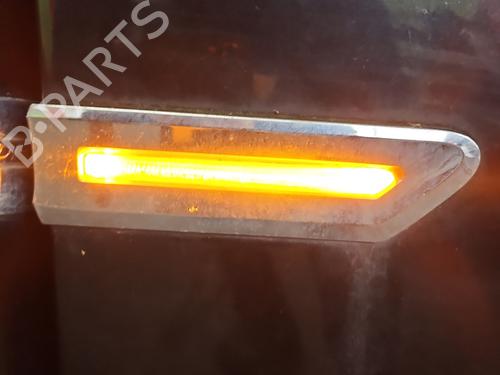 Used Right front indicator Right front indicator 38146077 38146077