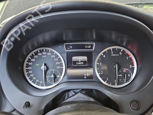 instrument-cluster-infiniti-q30-2015-38134770 main image