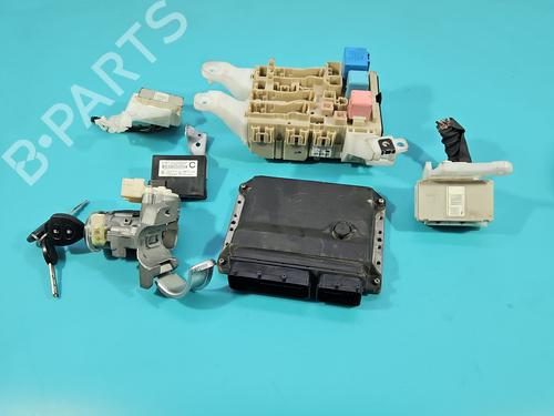 engine-control-unit-ecu-toyota-auris-_e15_-2006-2007-2008-2009-2010-2011-2012-2013-37848893 main image