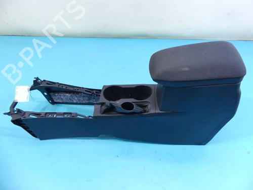 armrest-center-console-toyota-corolla-estate-_e21_-2019-37888111 main image