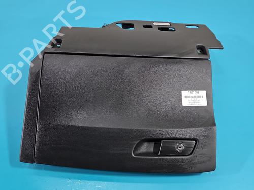 cupobject-holder-audi-a4-b9-8w2-8wc-2015-37856250 main image