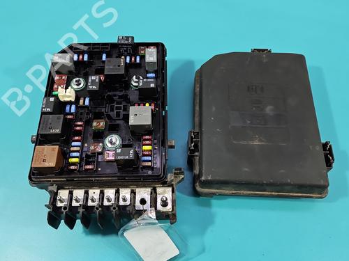 Used Fuse box Fuse box 37829607 37829607