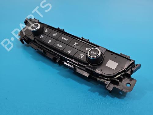 climate-control-opel-insignia-b-sports-tourer-z18-2017-37832251 main image
