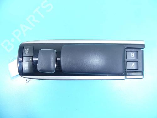 switch-lexus-gs-_l1_-2011-38154905 main image
