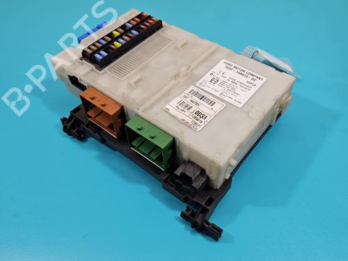 Used Fuse box Fuse box 38126647 38126647