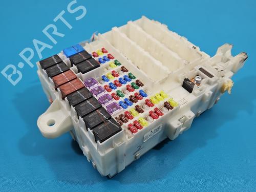 Used Fuse box Fuse box 37828005 37828005
