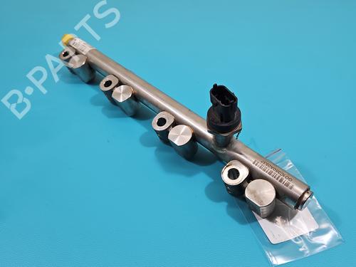 Used Injection rail Injection rail 38127301 38127301