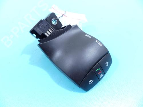switch-renault-fluence-l3_-2010-37886026 main image