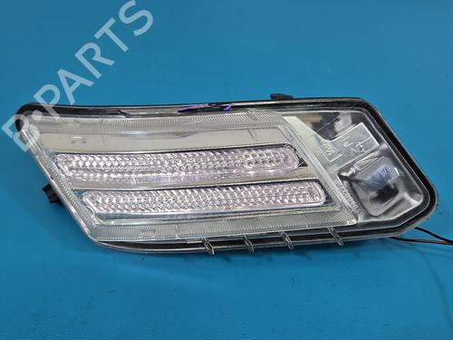 Used Left daytime light Left daytime light 37852312 37852312