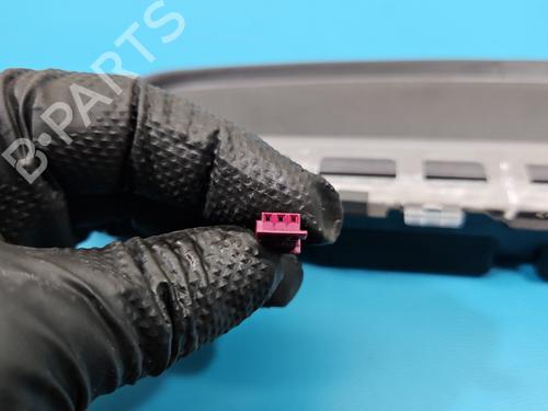 Third brake light BMW 5 (G30, F90) 520 i | BP37856106L11 - Image 9