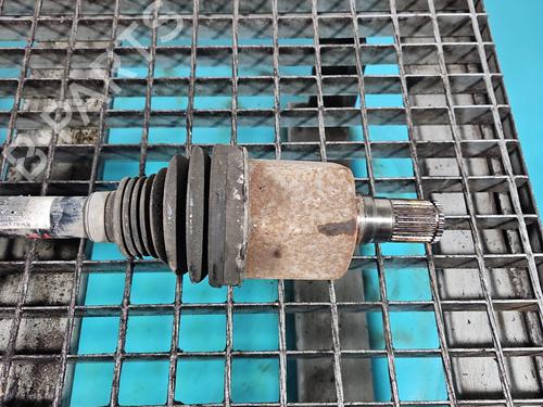 Left front driveshaft VOLVO V40 Hatchback (525) D3 | BP38136930M38 - Image 2