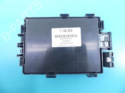 Fuse box TESLA MODEL S (5YJS) 70D AWD | BP37879984E1 - Image 4