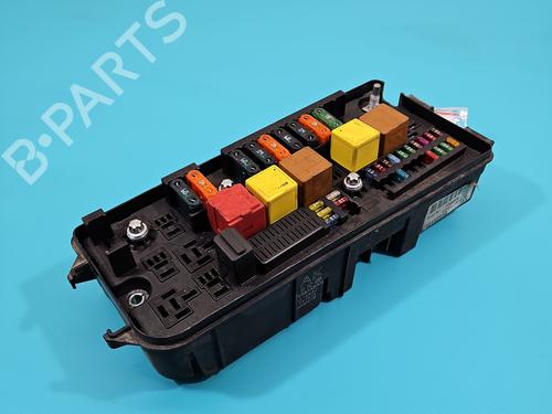 Used Fuse box Fuse box 37814547 37814547