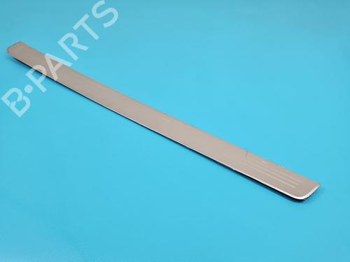 Used Right sideskirt Right sideskirt 37818280 37818280