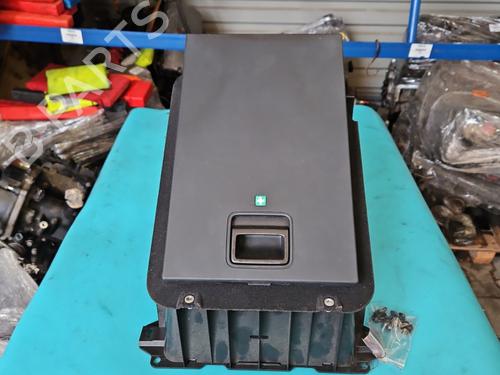 Used Cup/Object holder Cup/Object holder AUDI A8 D4 (4H2, 4H8, 4HC, 4HL) 3.0 TFSI quattro (333 hp) 38125419 38125419